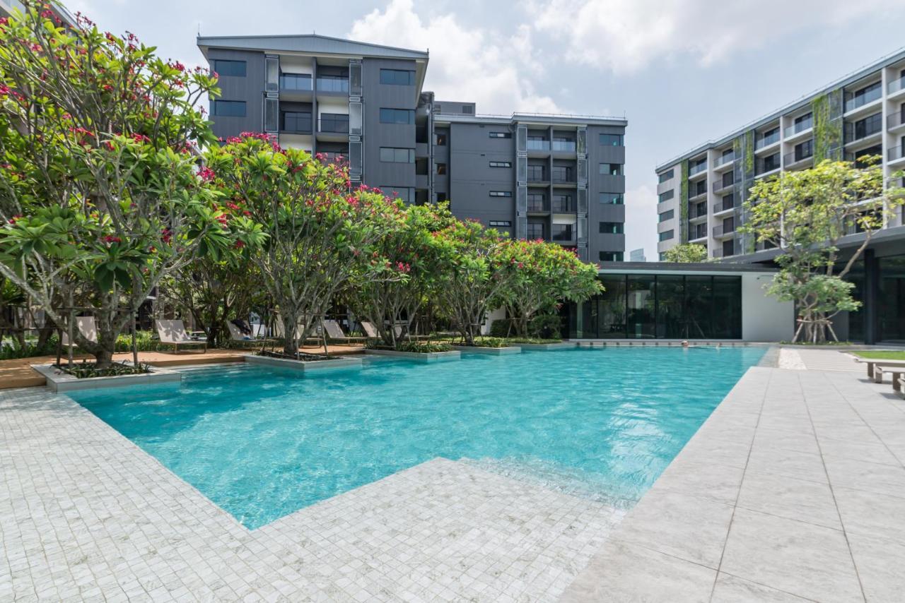 Blossom Sathorn By Plearn Apartment Bangkok Bagian luar foto