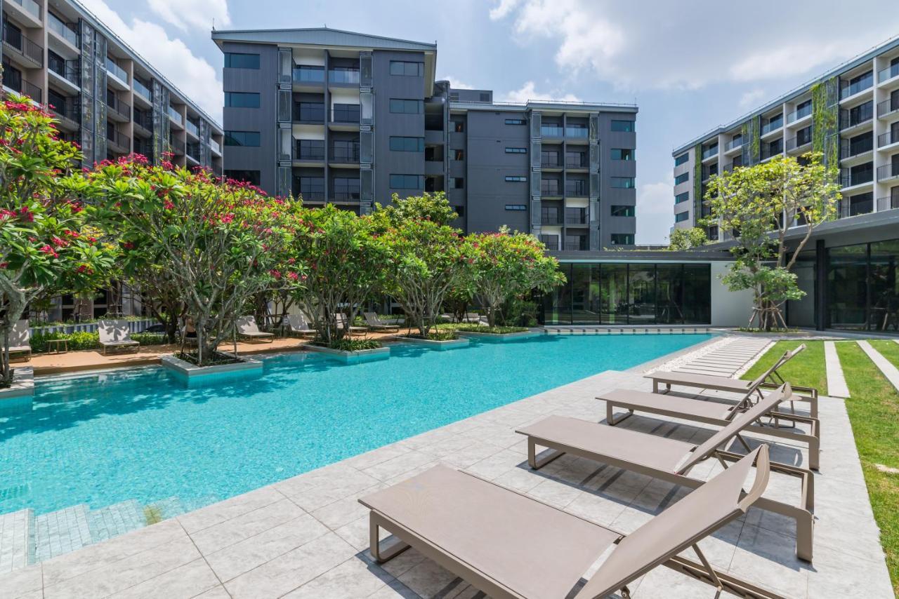 Blossom Sathorn By Plearn Apartment Bangkok Bagian luar foto