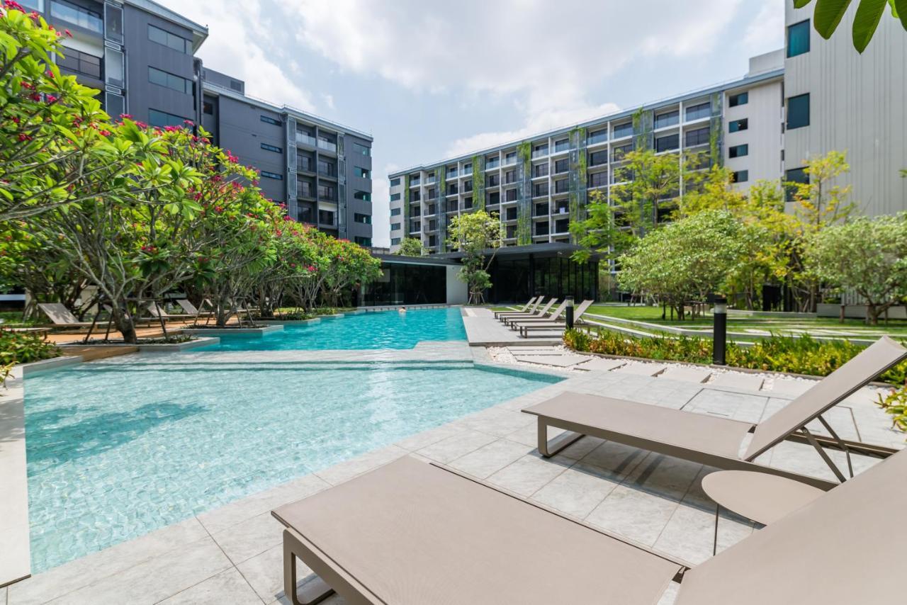 Blossom Sathorn By Plearn Apartment Bangkok Bagian luar foto