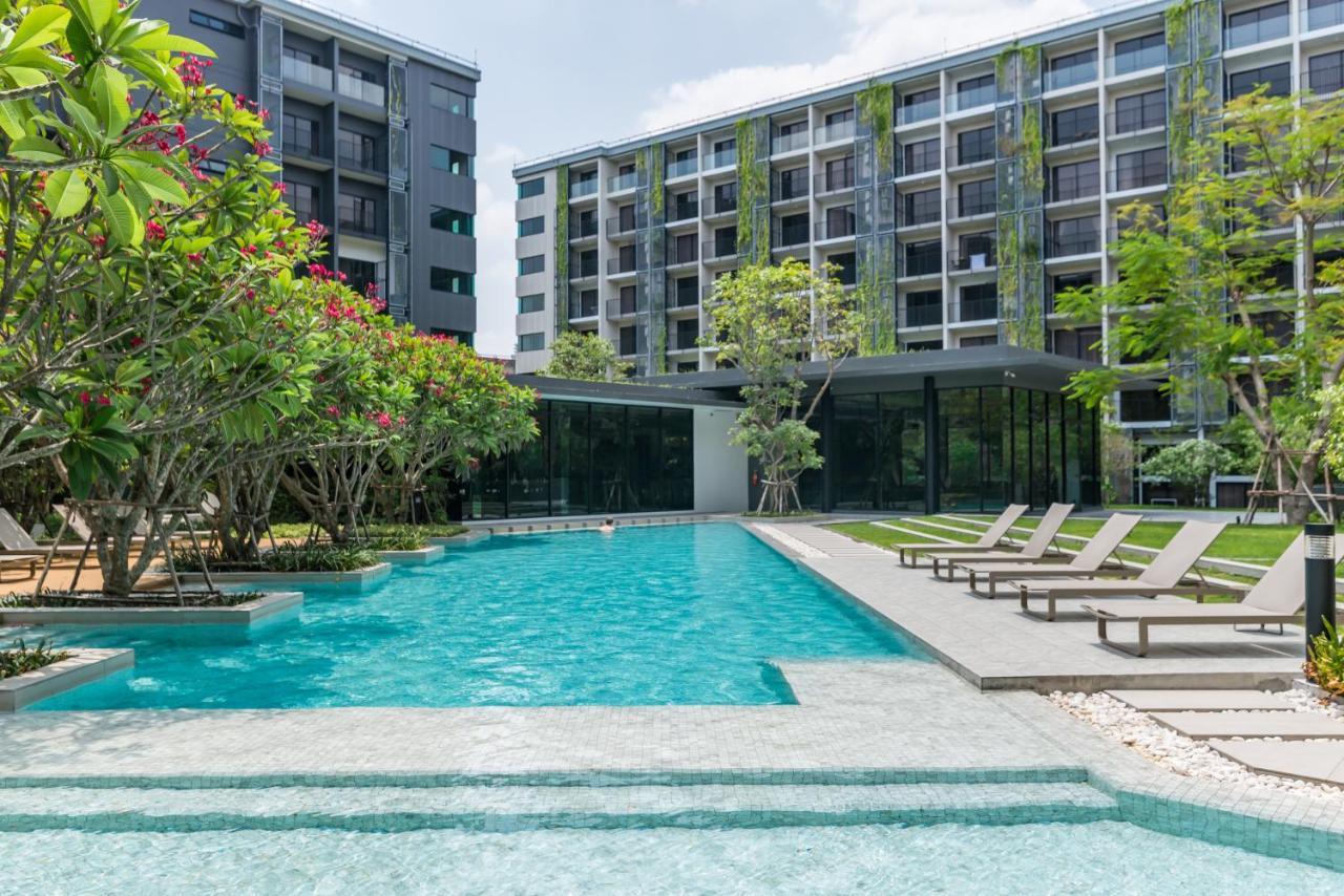 Blossom Sathorn By Plearn Apartment Bangkok Bagian luar foto