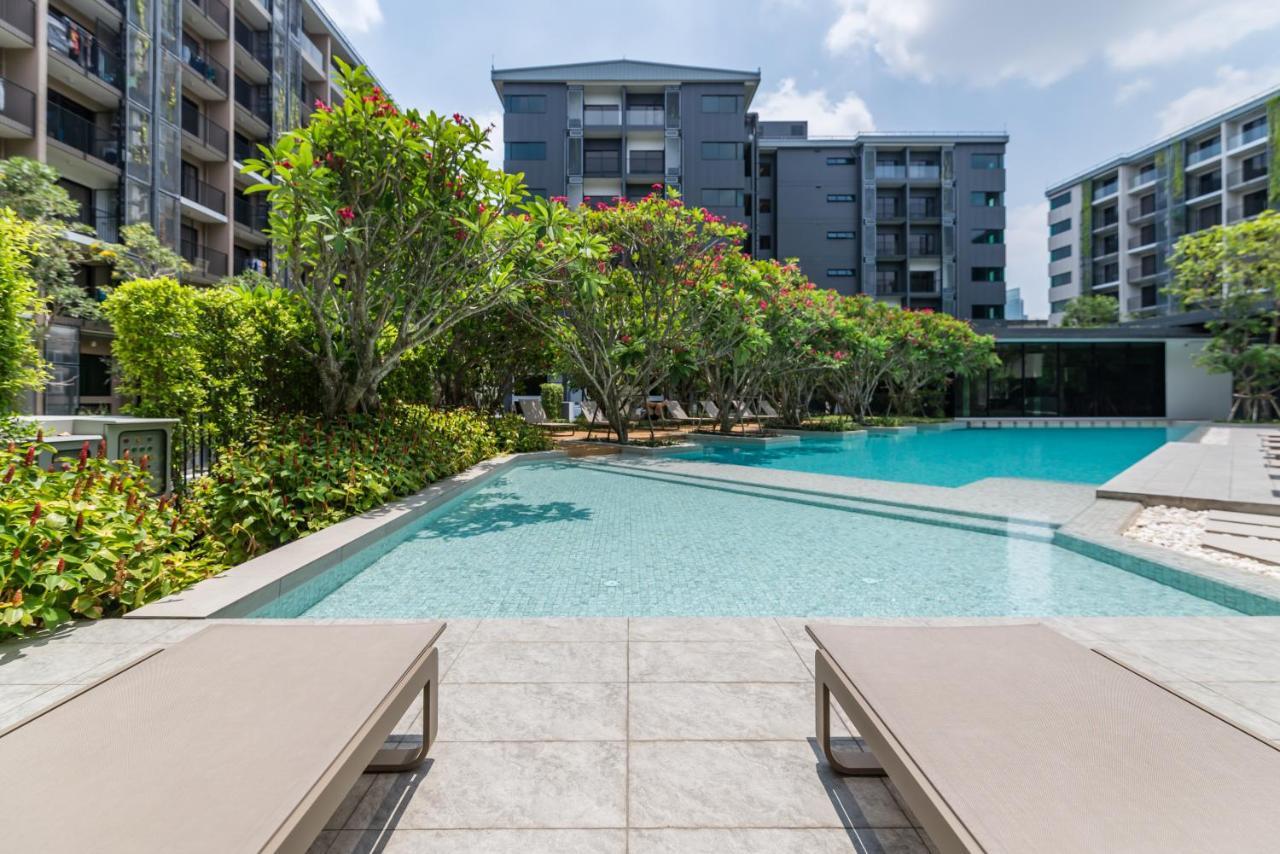 Blossom Sathorn By Plearn Apartment Bangkok Bagian luar foto